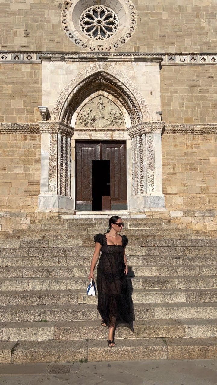 Black Tiered Midi Dress with Puff Sleeves Black Tiered Midi Dress with Puff Sleeves — Italian Outfits