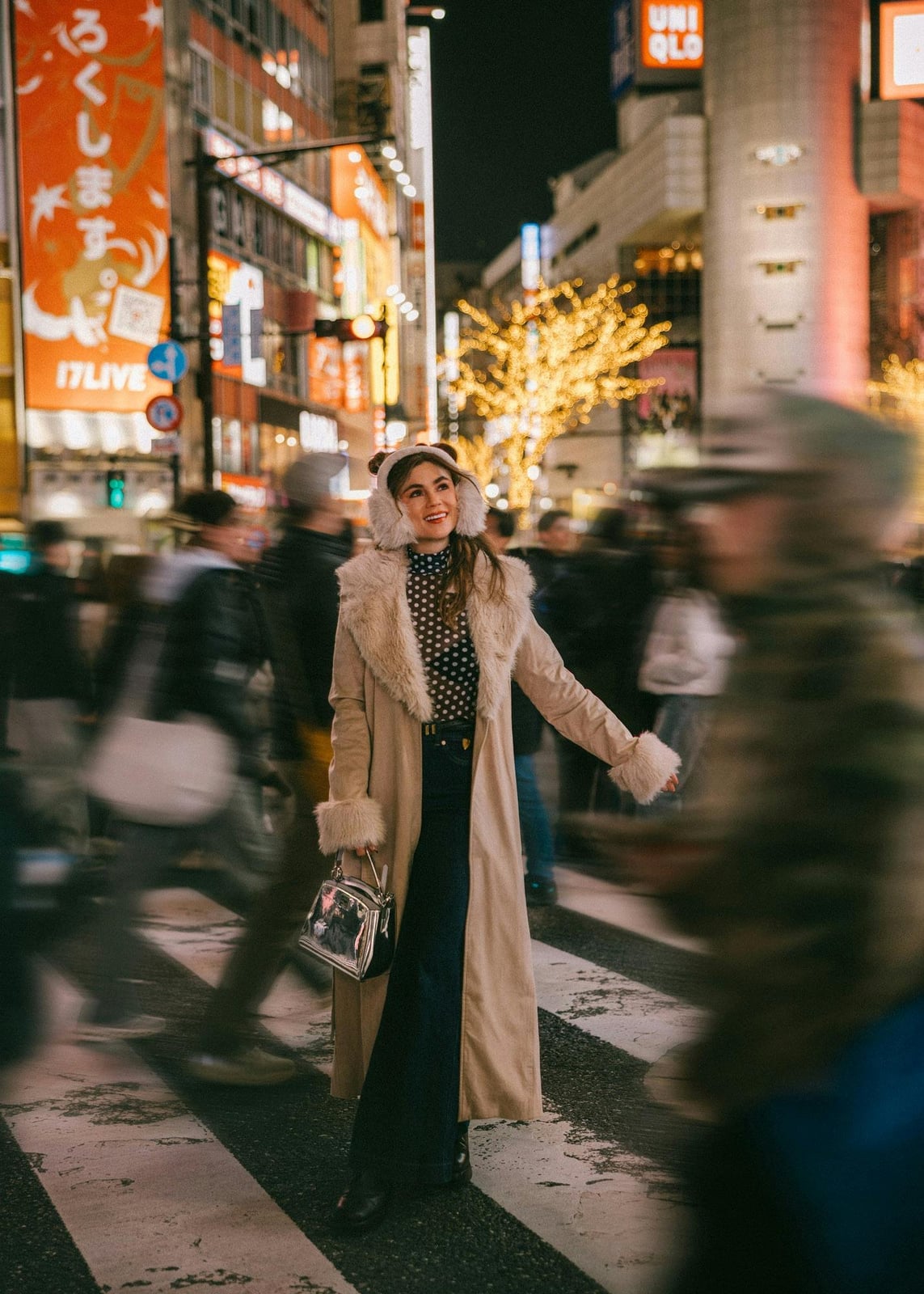 Fur-trimmed coat over polka dot top Fur-trimmed coat over polka dot top — Japan Outfits