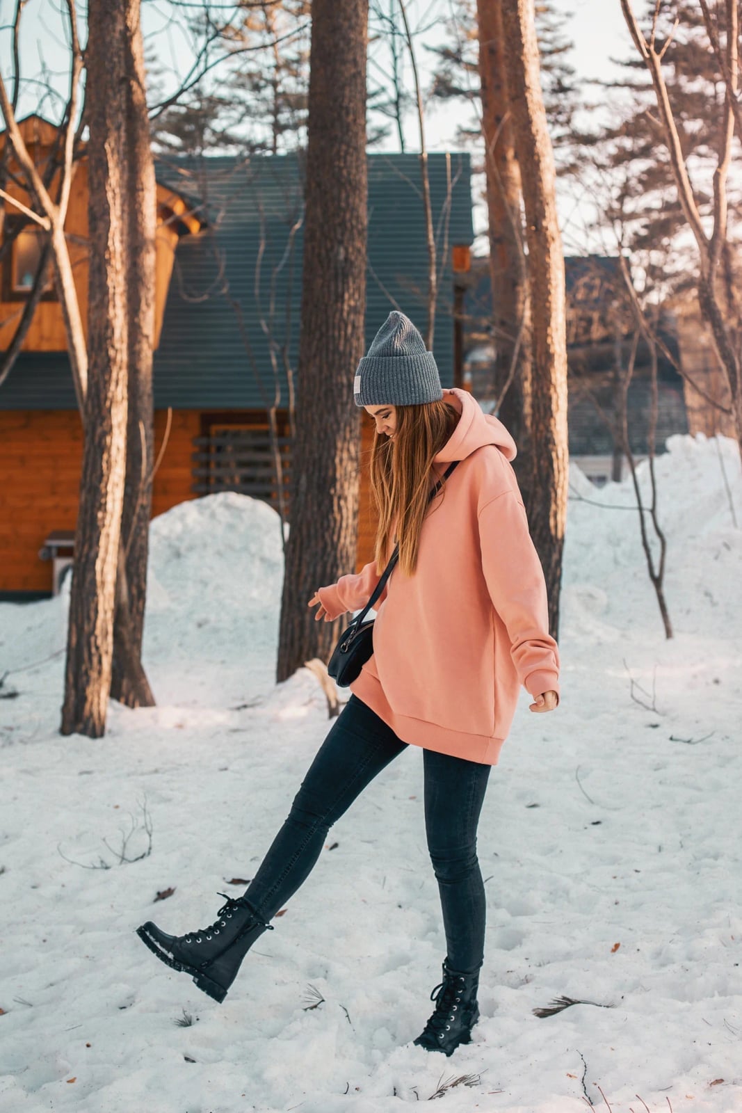 Peach hoodie and skinny jeans for casual days Peach hoodie and skinny jeans for casual days — Japan Outfits