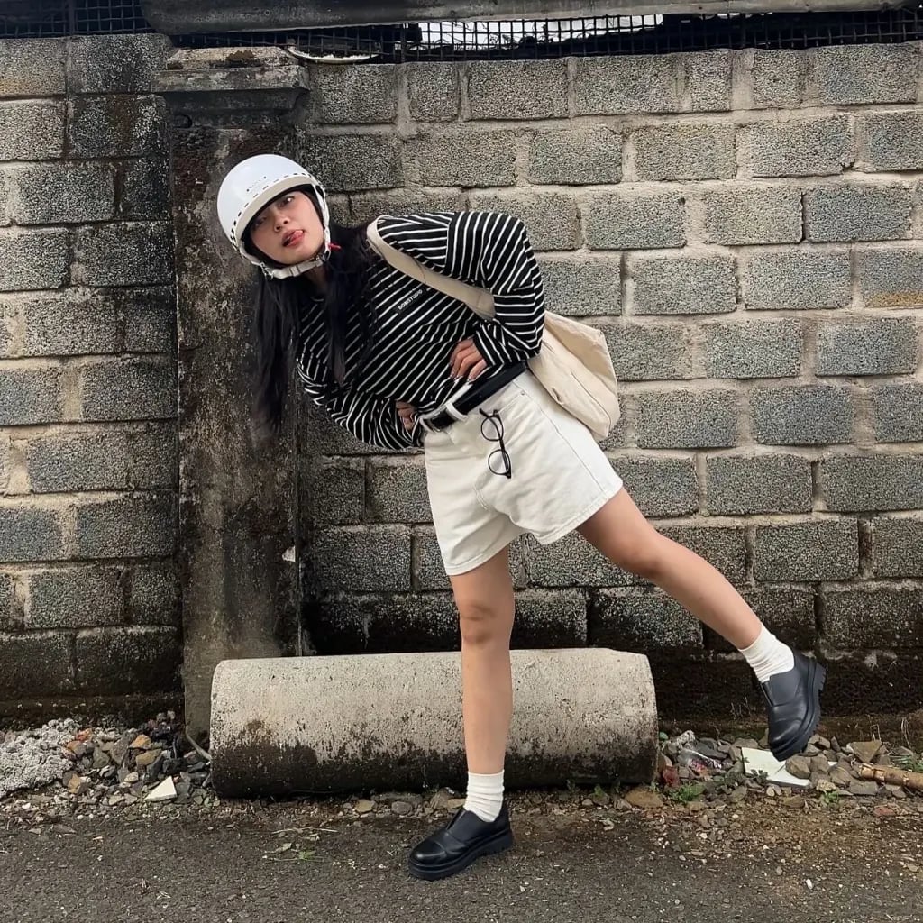 Striped shirt and white shorts with helmet Striped shirt and white shorts with helmet — Japan Outfits