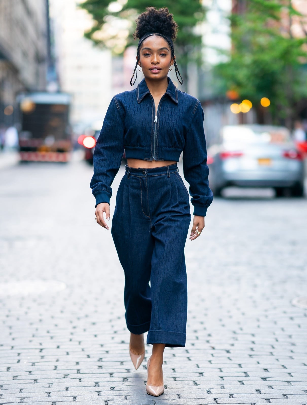 Cropped Dark Wash Denim Jacket With Wide Leg Pants, Pointed Nude Heels Cropped Dark Wash Denim Jacket With Wide Leg Pants, Pointed Nude Heels — Jean Jacket Outfits