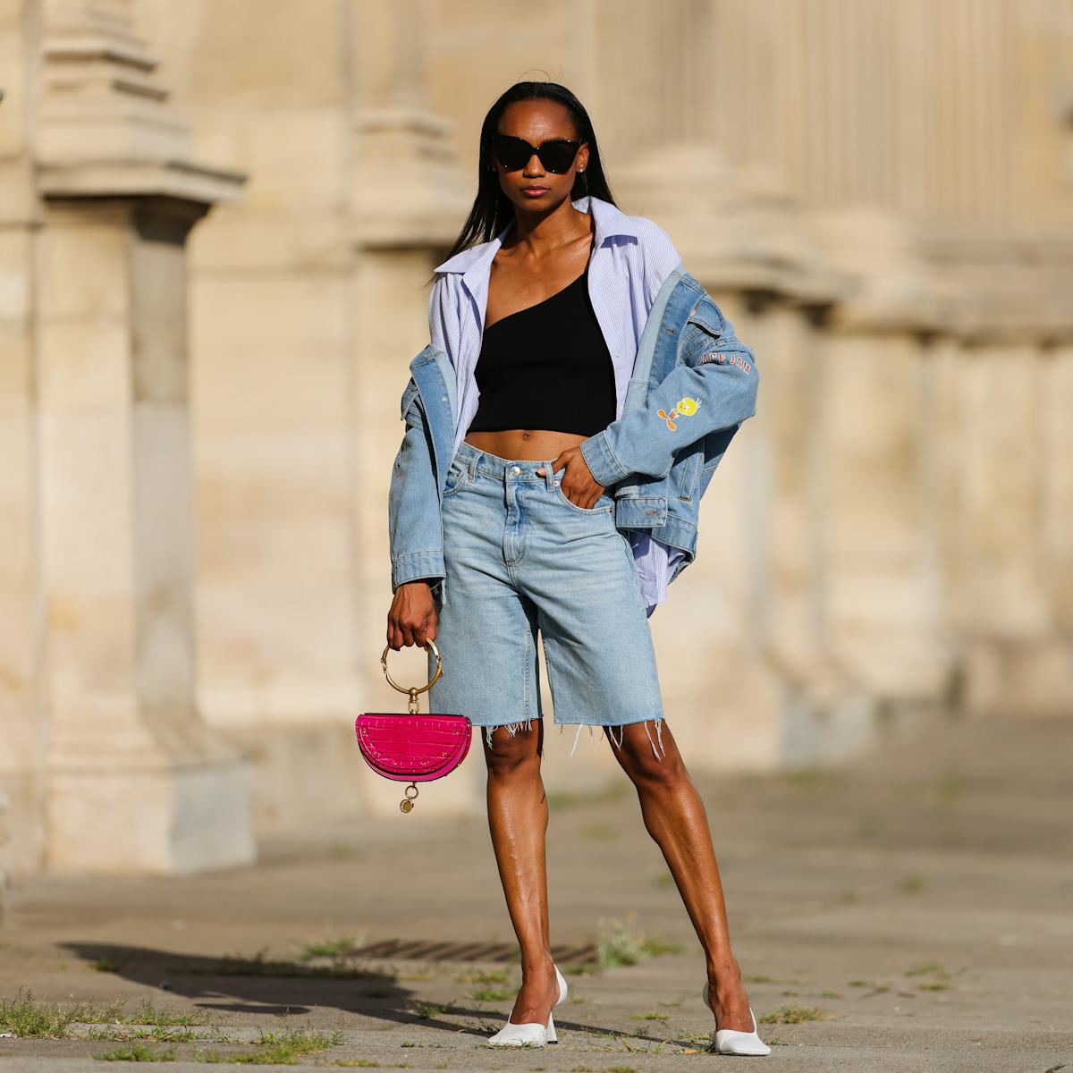 Light blue denim shorts with a striped shirt and denim, Close-Up Take Light blue denim shorts with a striped shirt and denim, Close-Up Take — Jean Shorts Outfits