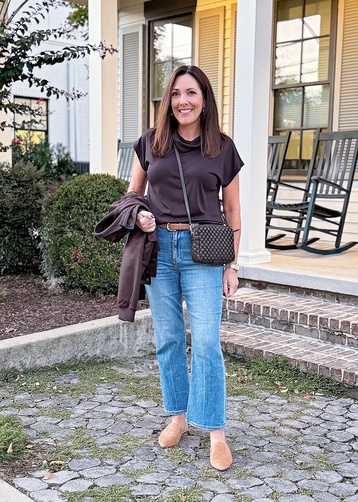 Light blue flare jeans with cowl neck top and brown jacket Light blue flare jeans with cowl neck top and brown jacket — Jeans Outfits