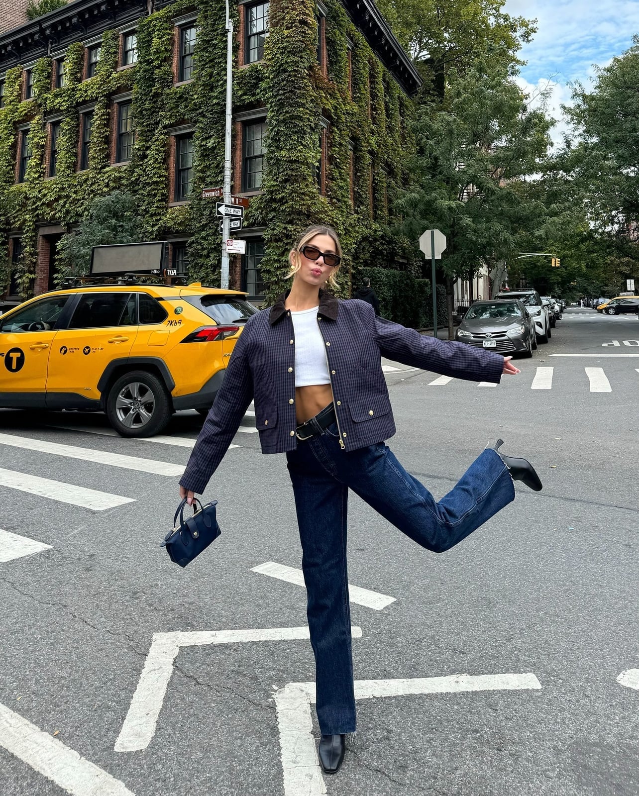 Dark wash wide leg jeans with white crop top and checked jacket Dark wash wide leg jeans with white crop top and checked jacket — Jeans Outfits