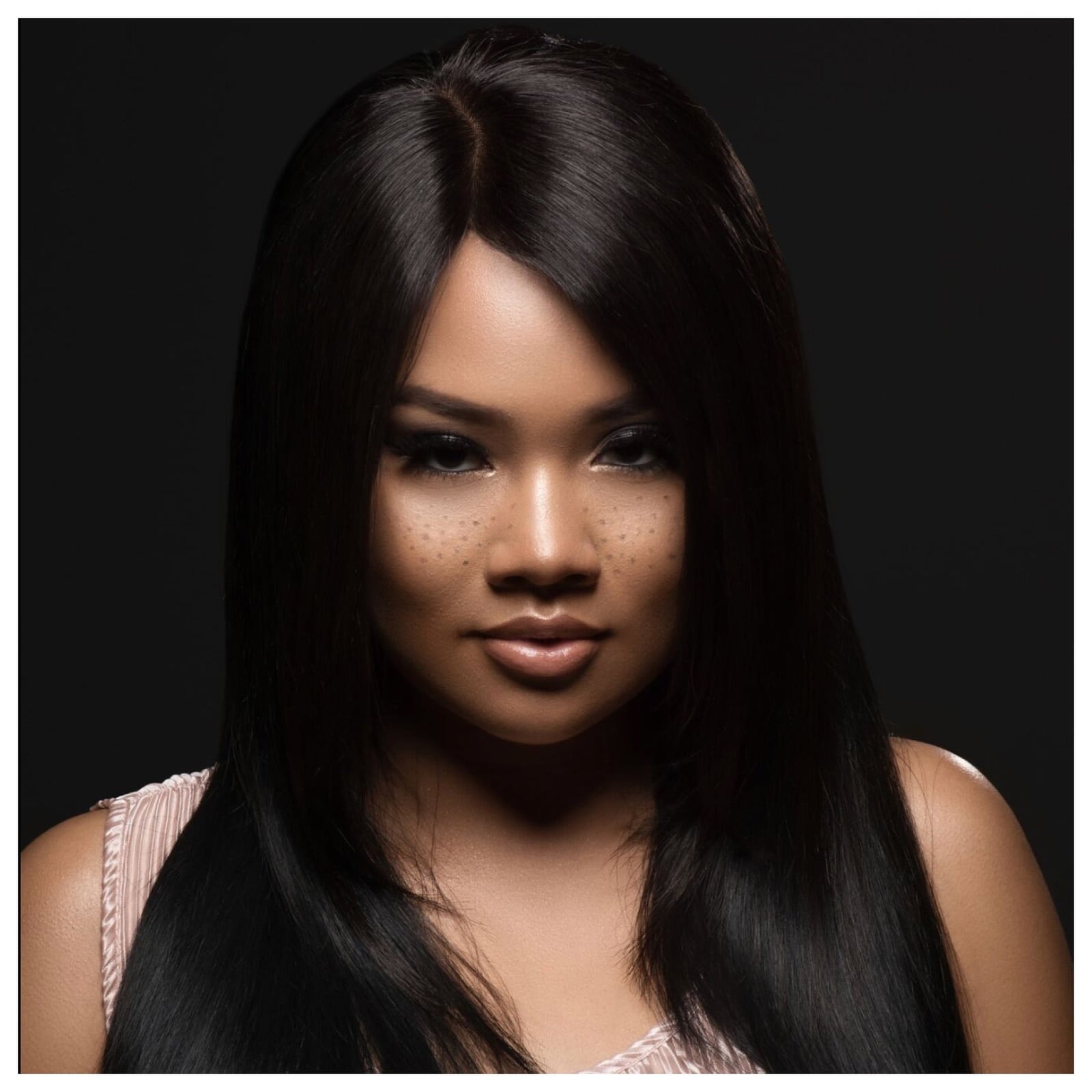 Mid-Back Straight Hair With Glossy Finish Mid-Back Straight Hair With Glossy Finish — Jet Black Hair
