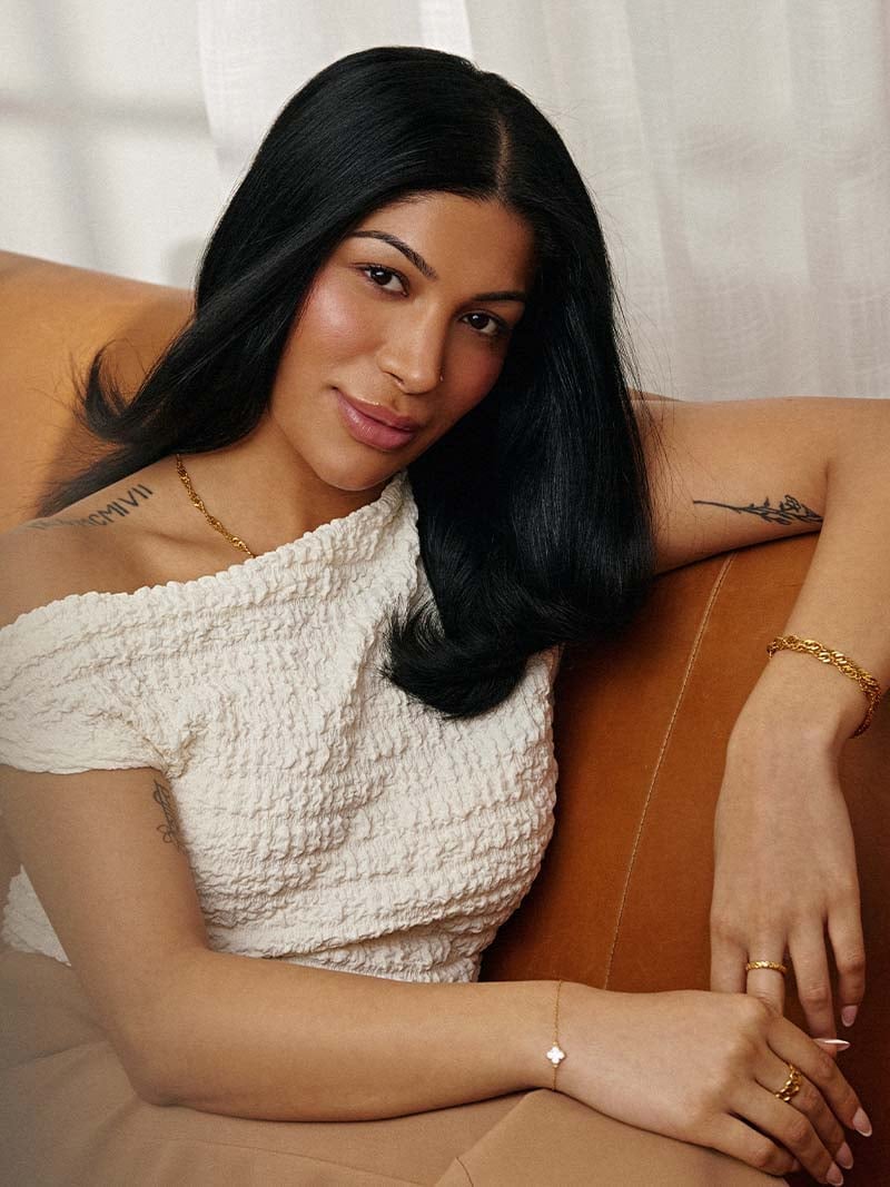 Glossy Collarbone Waves With Curtain Bangs Glossy Collarbone Waves With Curtain Bangs — Jet Black Hair