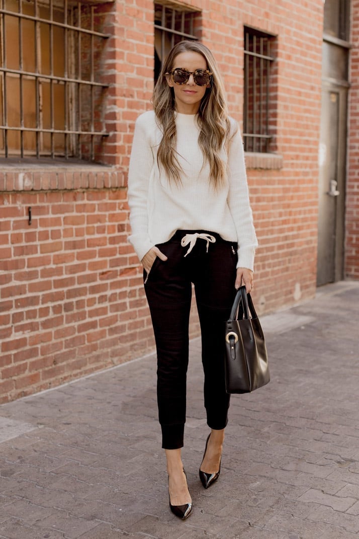 Black joggers dressed up with heels and a structured bag Black joggers dressed up with heels and a structured bag — Jogging Outfits