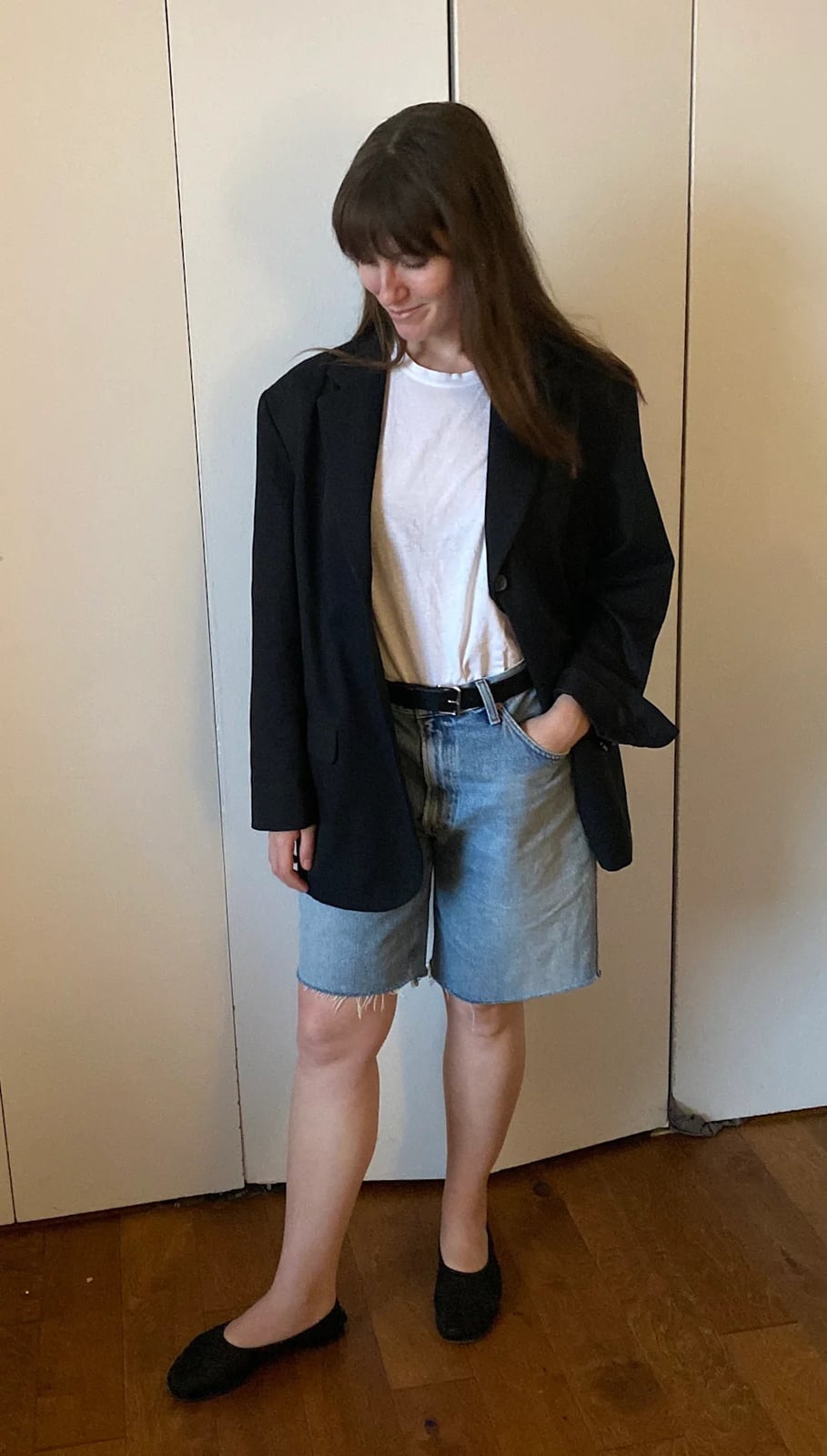 Light Wash Jorts with Black Blazer and Ballet Flats Light Wash Jorts with Black Blazer and Ballet Flats — Jorts Outfits