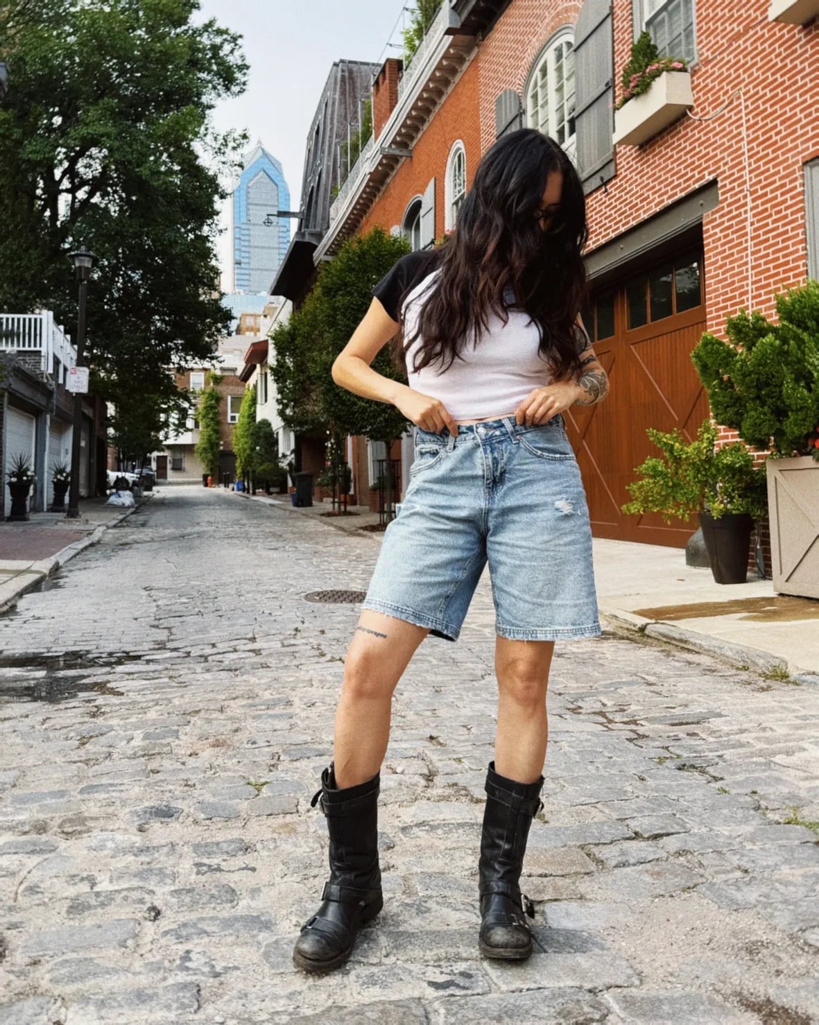 Distressed Jorts with Raglan Tee and Moto Boots, Relaxed Fit Shorts Distressed Jorts with Raglan Tee and Moto Boots, Relaxed Fit Shorts — Jorts Outfits