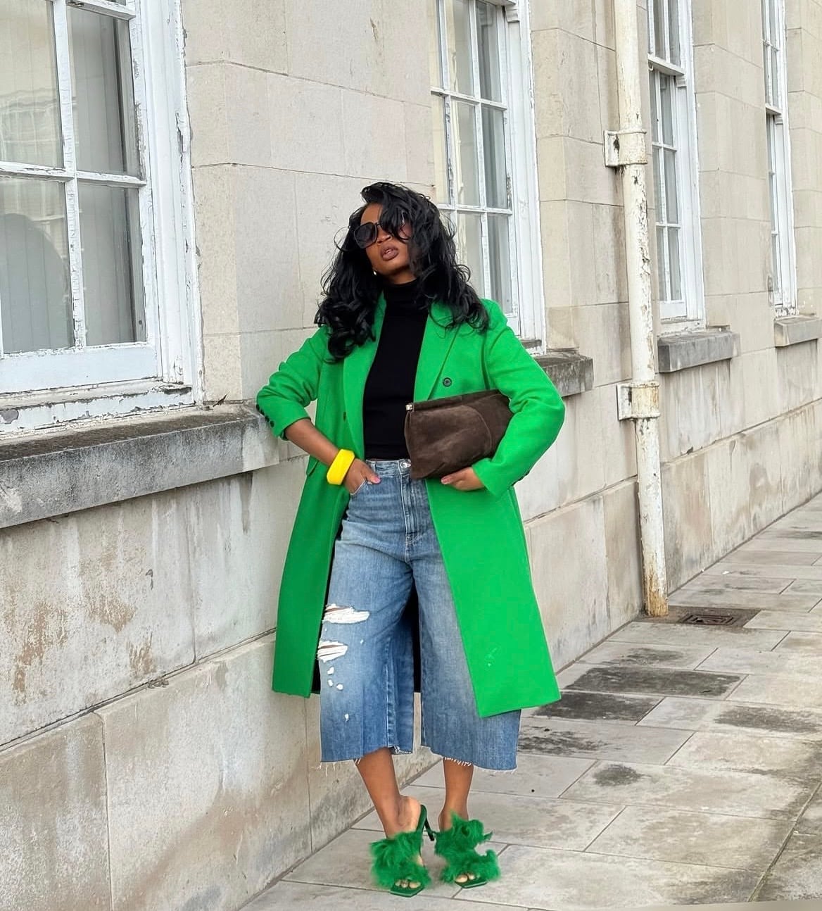 Ripped Denim Culottes with Bright Green Coat Ripped Denim Culottes with Bright Green Coat — Jorts Outfits