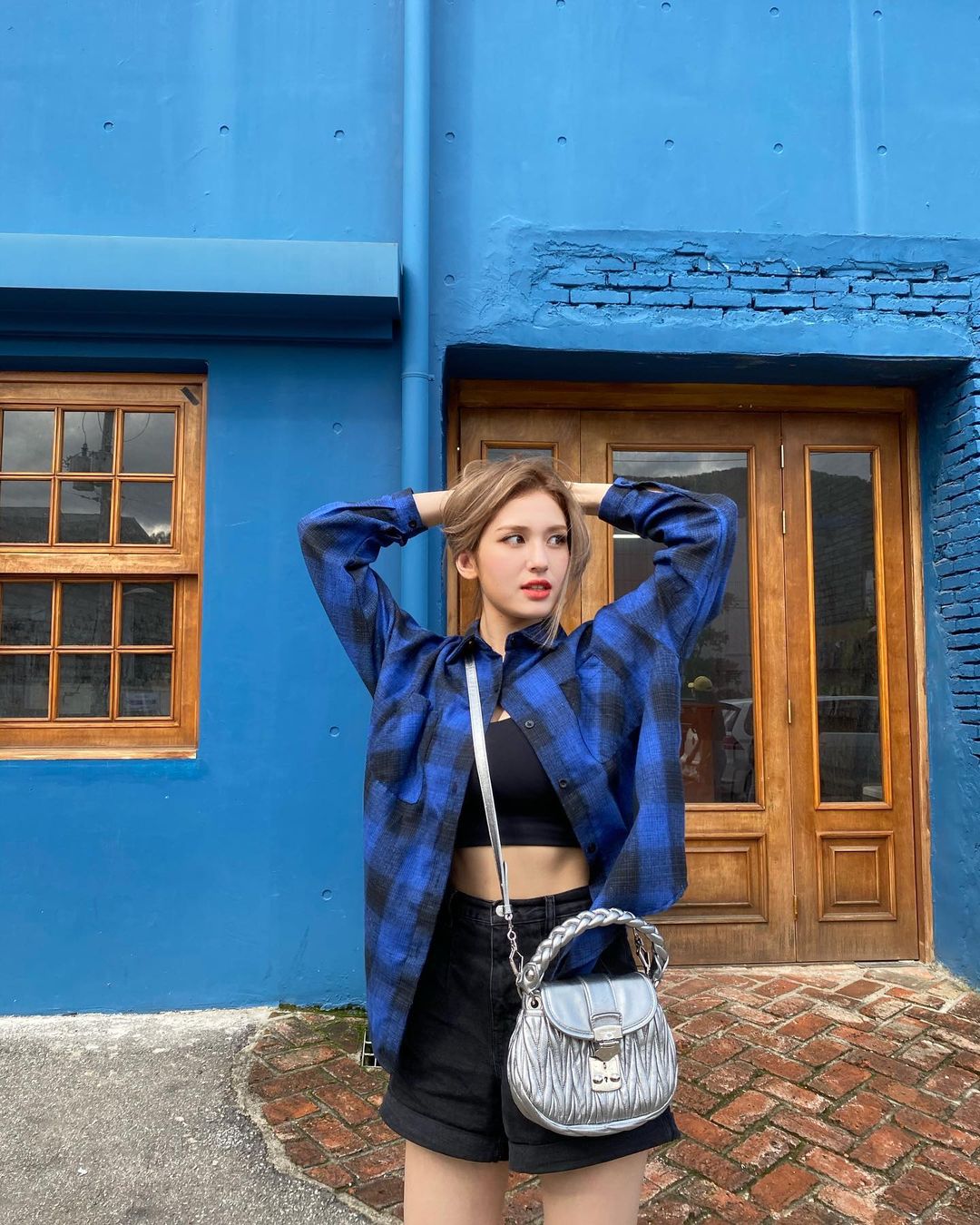 Oversized plaid shirt with black shorts Oversized plaid shirt with black shorts — K-pop Outfits