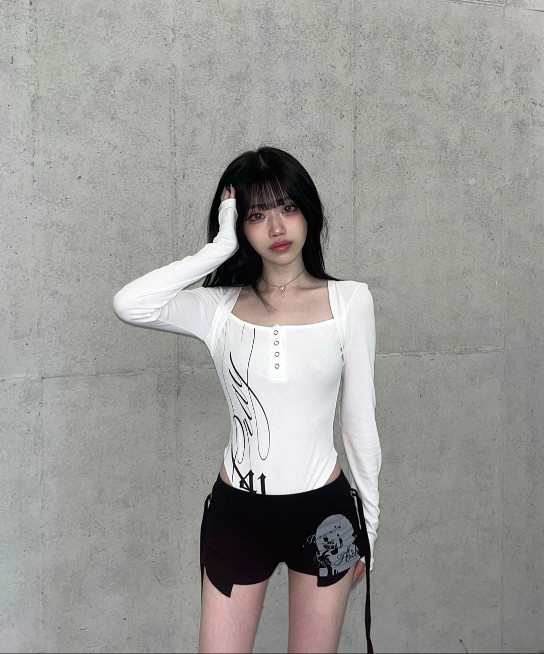 Graphic square-neck long-sleeve top Graphic square-neck long-sleeve top — K-pop Outfits