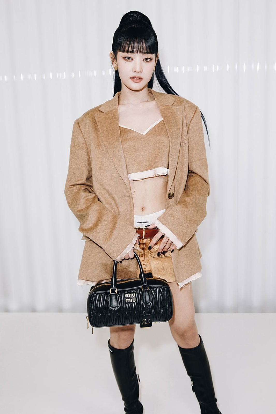Oversized camel blazer over denim shorts Oversized camel blazer over denim shorts — K-pop Outfits