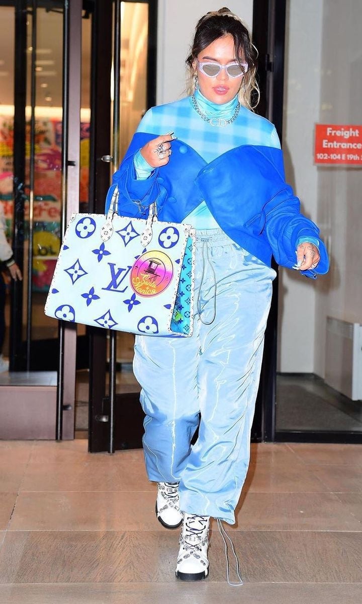 Blue plaid top and satin trousers casual outfit Blue plaid top and satin trousers casual outfit — Karol G Outfit