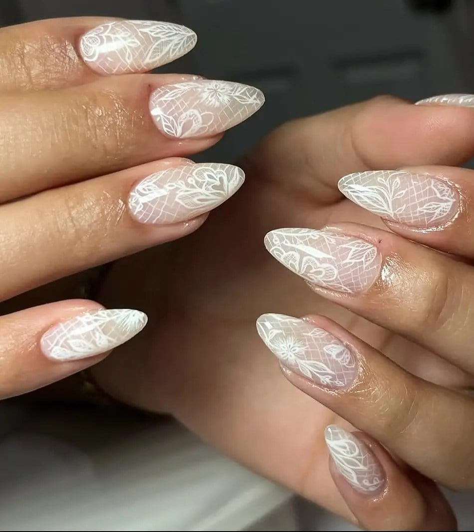 Medium Almond Full White Lace Nails, миндаль Medium Almond Full White Lace Nails, миндаль