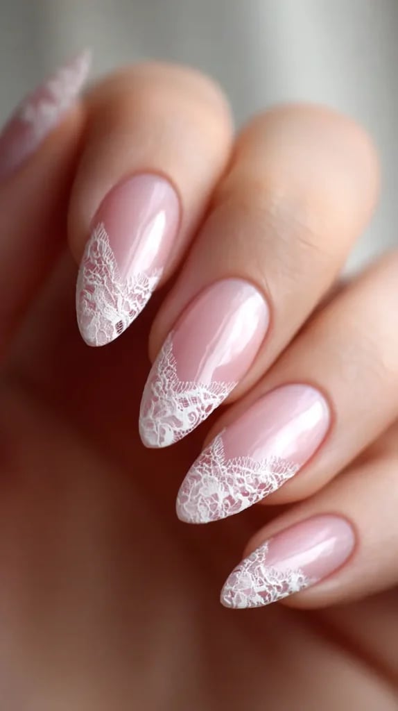 Medium Almond Lace Tip Accent Nails Medium Almond Lace Tip Accent Nails — Lace Nails