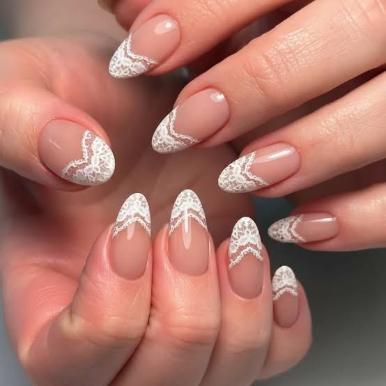 Medium Oval White Lace French Nails Medium Oval White Lace French Nails — Lace Nails