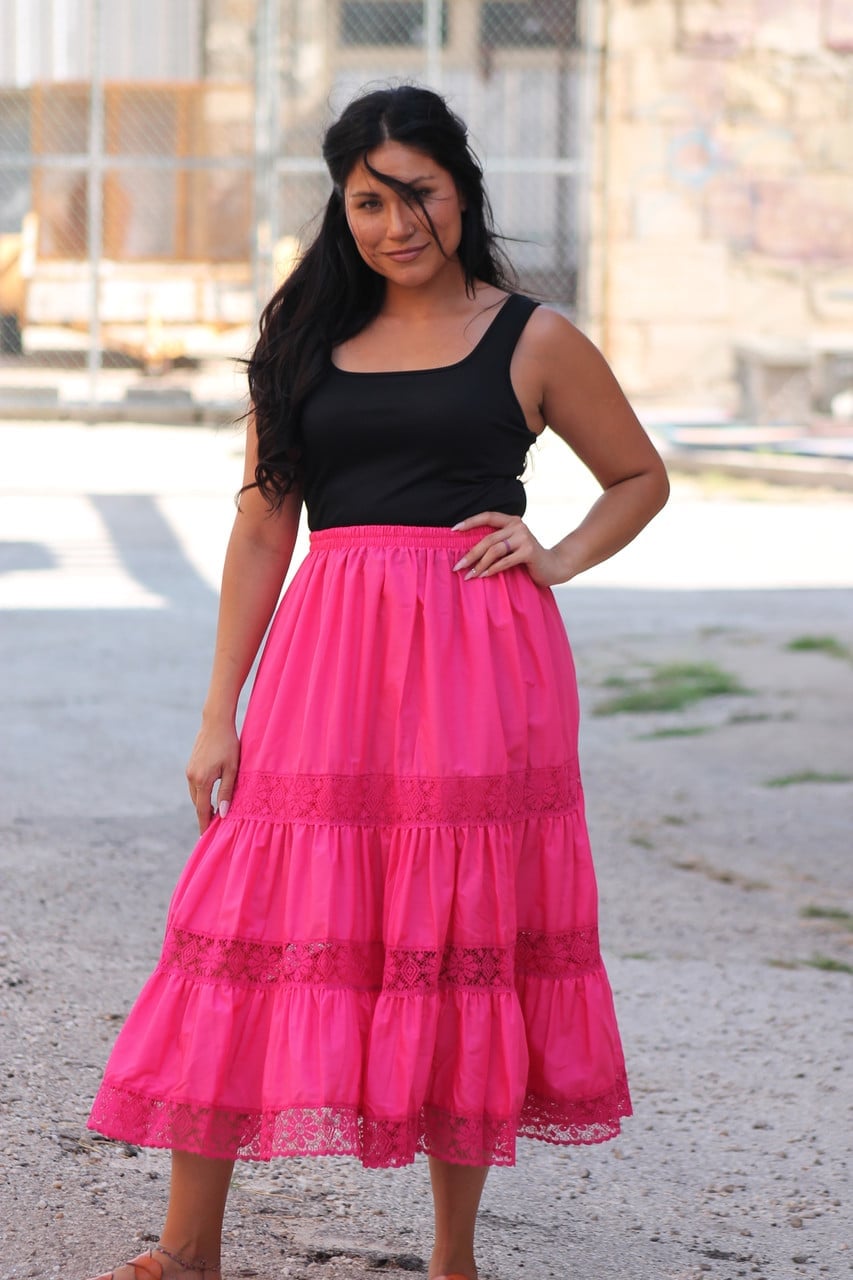 Hot Pink Tiered Maxi Skirt With Black Tank Hot Pink Tiered Maxi Skirt With Black Tank — Latina Outfits