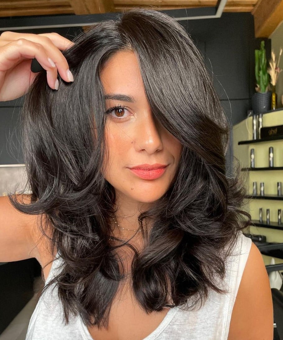 Collarbone Layers With Dark Brown Balayage Collarbone Layers With Dark Brown Balayage — Layers Hairstyles