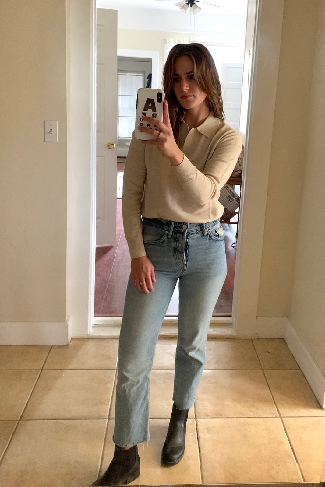 Beige knit top with straight-leg jeans Beige knit top with straight-leg jeans — Lazy Outfits