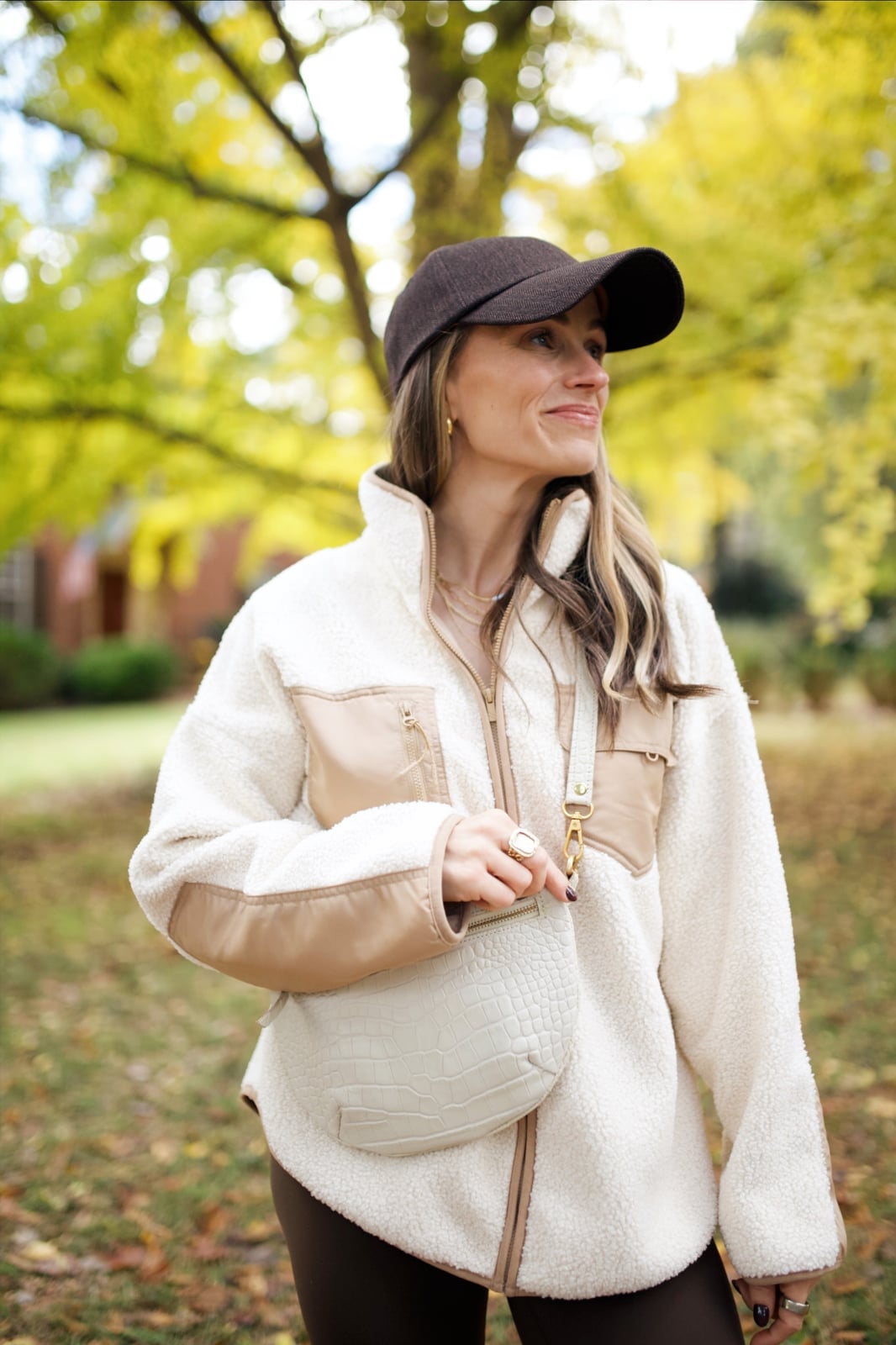 Cream sherpa jacket over a neutral tee Cream sherpa jacket over a neutral tee — Lazy Outfits