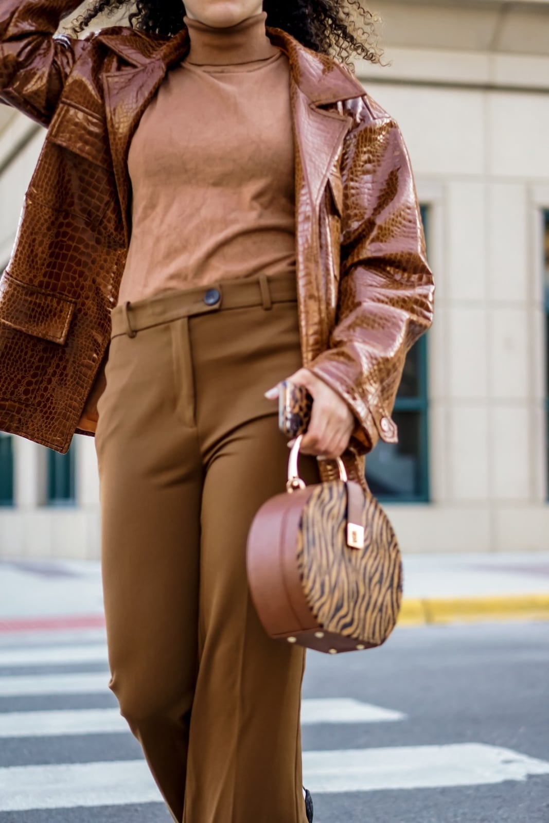 Glossy brown textured leather jacket with matching, Close-Up Take Glossy brown textured leather jacket with matching, Close-Up Take — Leather Jacket Outfits Women