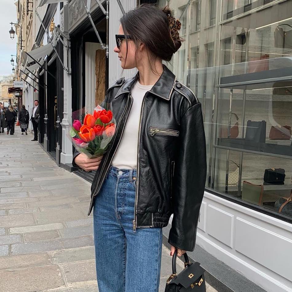 Black leather moto jacket with white t-shirt and high-waisted jeans Black leather moto jacket with white t-shirt and high-waisted jeans — Leather Jacket Outfits Women