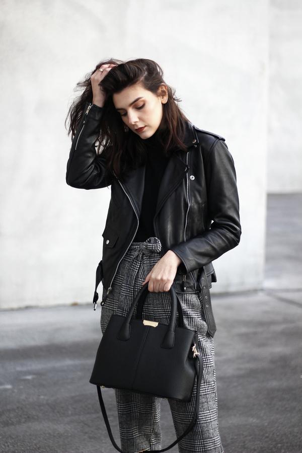 Black leather moto jacket with plaid wide-leg pants Black leather moto jacket with plaid wide-leg pants — Leather Jacket Outfits Women