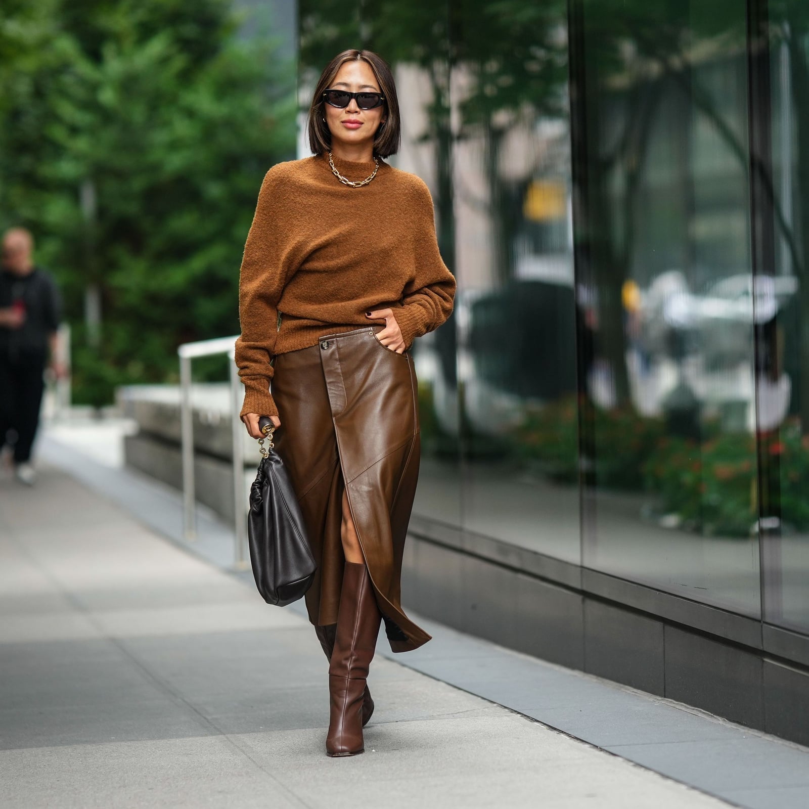 Brown leather wrap skirt with oversized knit sweater Brown leather wrap skirt with oversized knit sweater — Leather Skirt Outfits