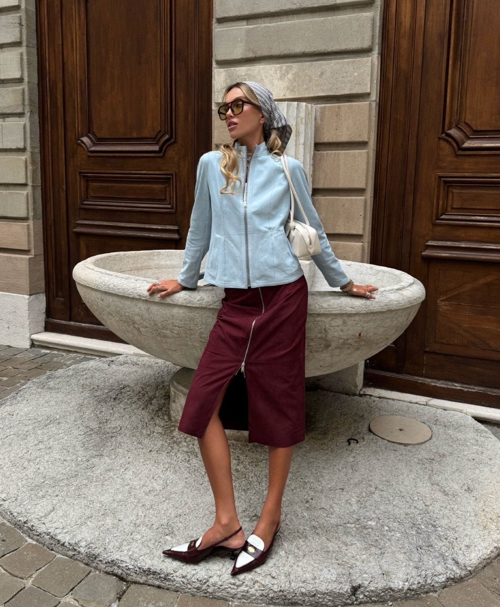 Burgundy leather midi skirt with suede jacket Burgundy leather midi skirt with suede jacket — Leather Skirt Outfits