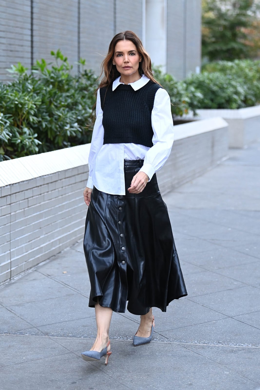 Black leather midi skirt with knit vest and gray heels Black leather midi skirt with knit vest and gray heels — Leather Skirt Outfits