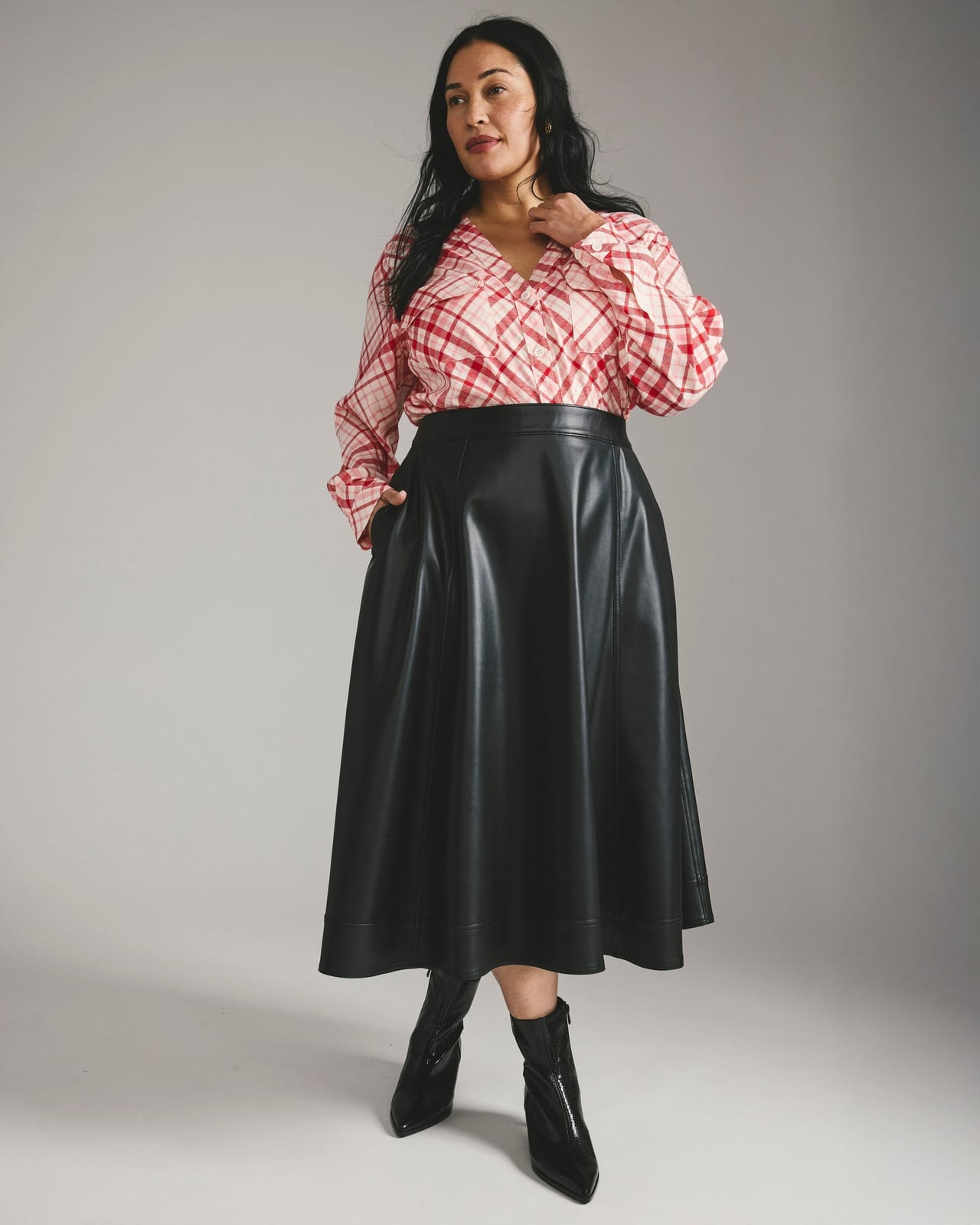 Full black faux leather midi skirt with checked blouse Full black faux leather midi skirt with checked blouse — Leather Skirt Outfits