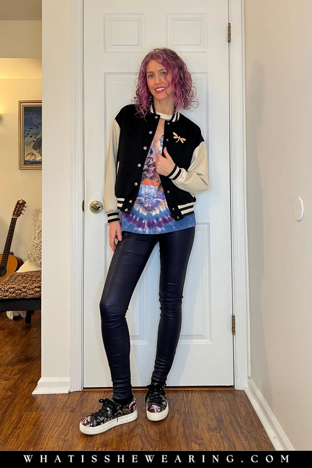 Faux leather leggings with a varsity jacket Faux leather leggings with a varsity jacket — Leggings Outfits
