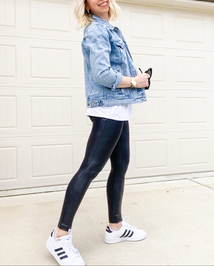 Denim Jacket With T-Shirt And Faux Leather Leggings, Close-Up Take Denim Jacket With T-Shirt And Faux Leather Leggings, Close-Up Take — Leggings Outfits Casual