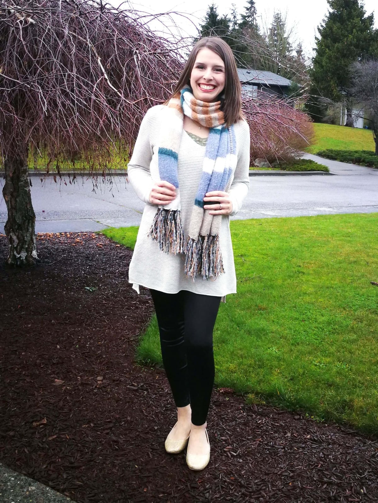 Tunic Sweater With Striped Scarf And Leggings Tunic Sweater With Striped Scarf And Leggings — Leggings Outfits Casual