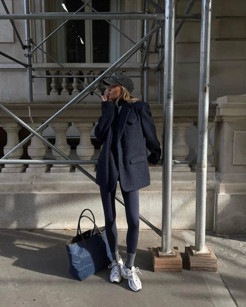 Textured Blazer With Gray Leggings And Turtleneck Textured Blazer With Gray Leggings And Turtleneck — Leggings Outfits Casual