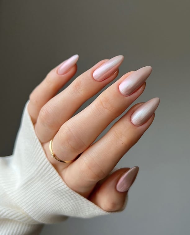 Satin Pearl Pink Medium Almond Nails Satin Pearl Pink Medium Almond Nails — Light Nails
