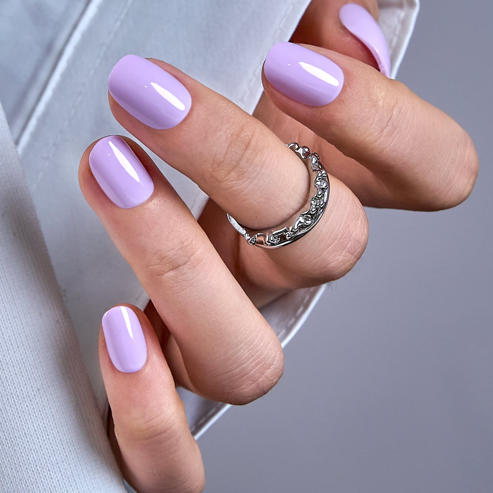 Glossy Pastel Lavender Short Oval Nails Glossy Pastel Lavender Short Oval Nails — Light Nails
