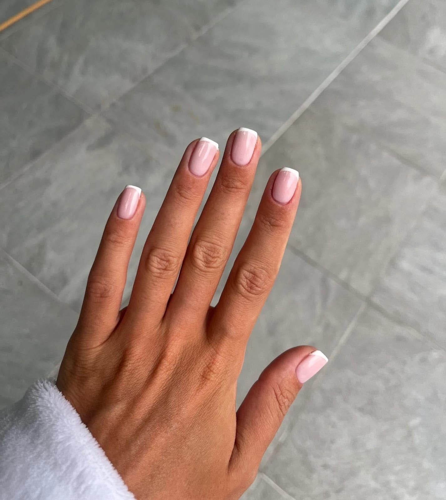 Classic French Short Square Nails Classic French Short Square Nails — Light Nails
