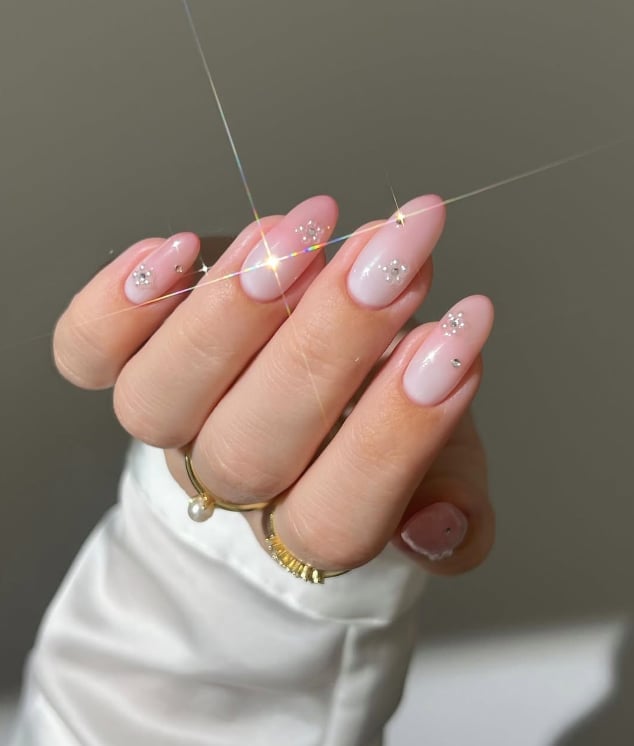 Light Pink Ombre Rhinestone Almond Nails Light Pink Ombre Rhinestone Almond Nails — Light Nails