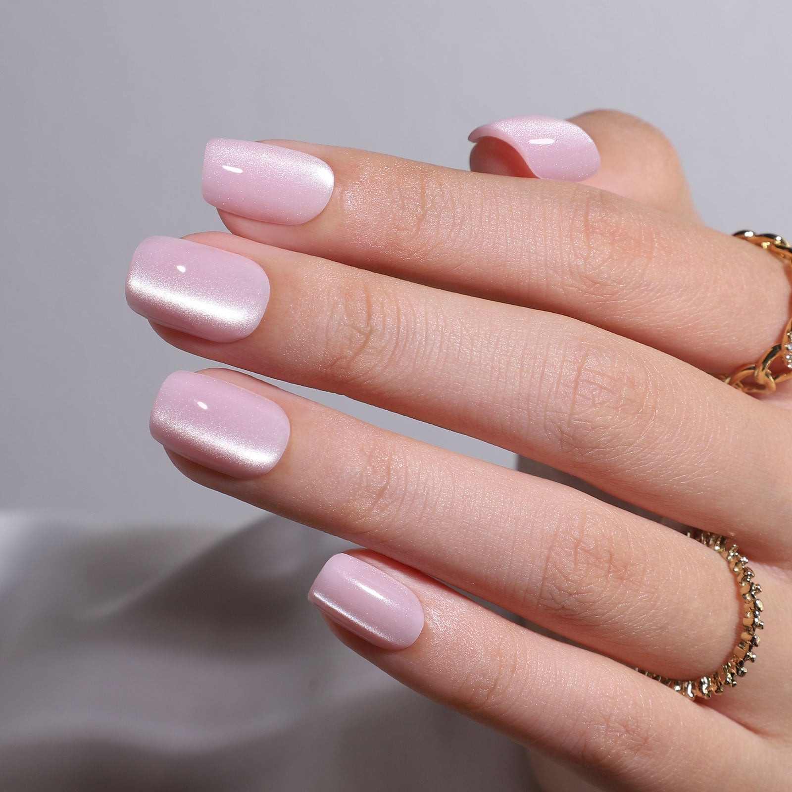 Light Pink Cat-Eye Glossy Short Square Nails Light Pink Cat-Eye Glossy Short Square Nails — Light Pink Nails