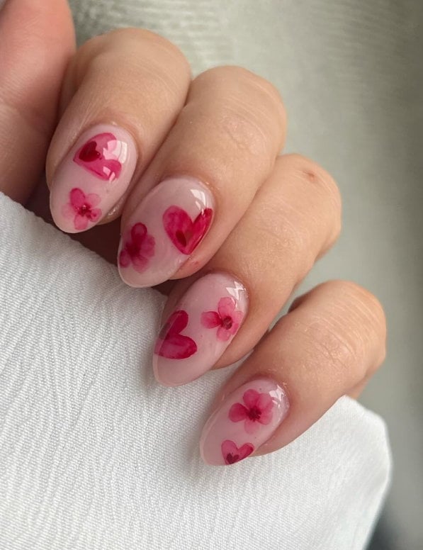 Sheer Pink Base With Red Pink Heart Floral Art Short Oval Sheer Pink Base With Red Pink Heart Floral Art Short Oval — Light Pink Nails