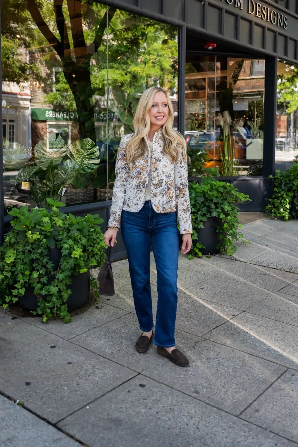 Floral Print Blazer Straight Leg Jeans With Brown Loafers Floral Print Blazer Straight Leg Jeans With Brown Loafers — Loafer Outfits