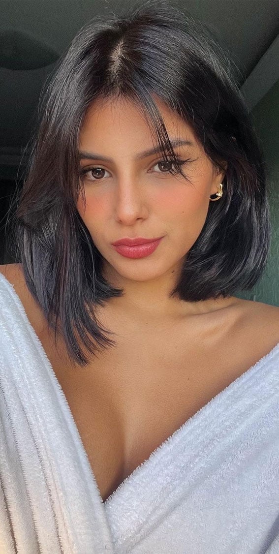 Dark Brown Lob With Air-Dried Waves And Curtain Bangs Dark Brown Lob With Air-Dried Waves And Curtain Bangs — Lob Haircut