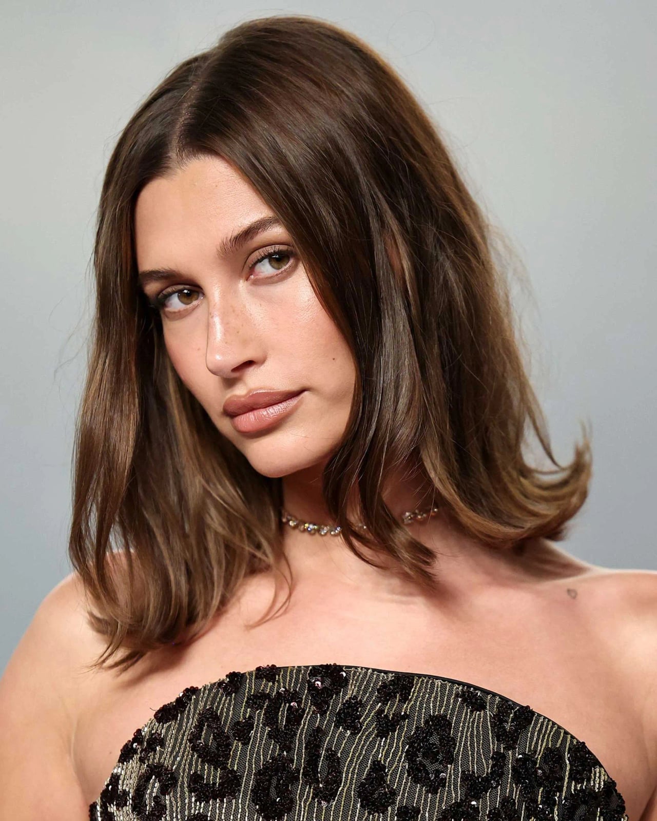 Chin Length Lob With Subtle Highlights Chin Length Lob With Subtle Highlights — Lob Haircut