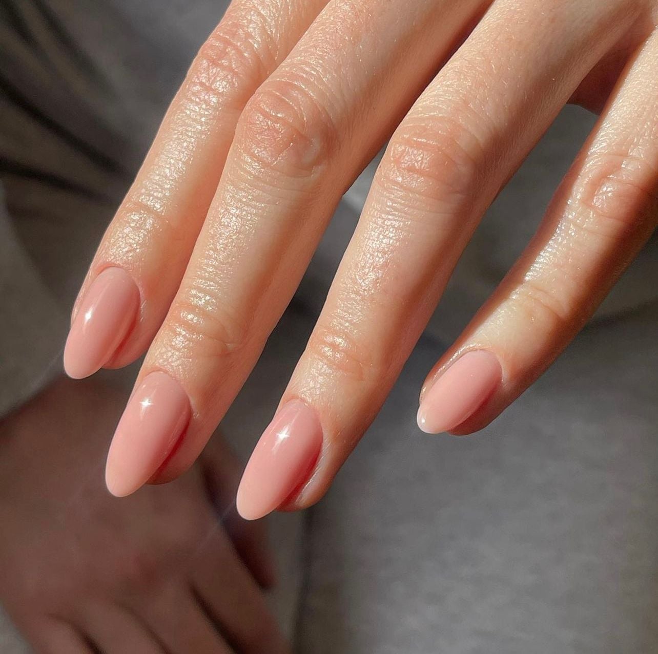 Pearlescent Chrome Pink Gradient Pearl Trim Long Almond Nails Pearlescent Chrome Pink Gradient Pearl Trim Long Almond Nails