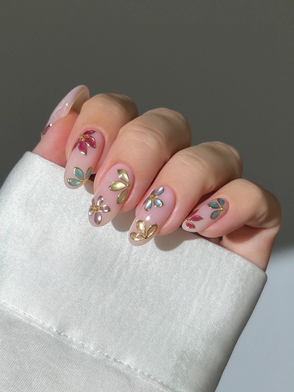 Sheer Pink 3D Floral Metallic Long Almond Nails Sheer Pink 3D Floral Metallic Long Almond Nails