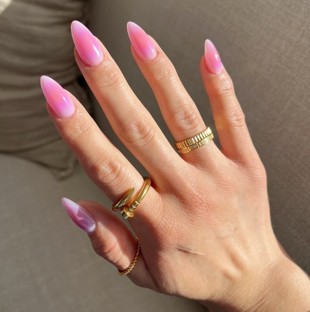 Pink to White Gradient Glossy Stiletto Nails Pink to White Gradient Glossy Stiletto Nails — Long Nails