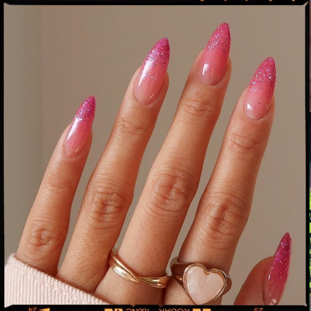 Pink Glitter Gradient Clear Base Stiletto Nails Pink Glitter Gradient Clear Base Stiletto Nails — Long Nails