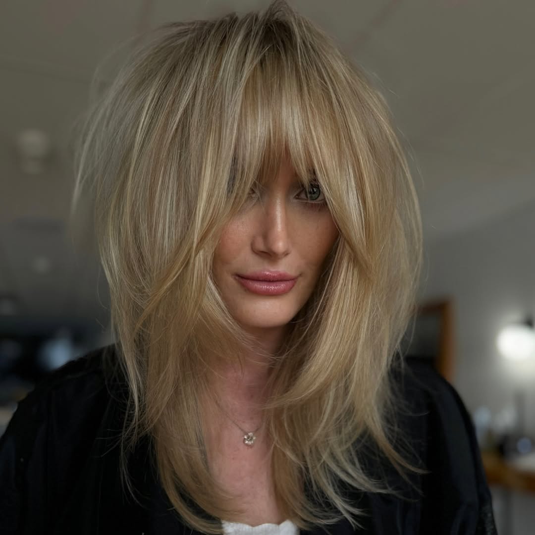 Voluminous Collarbone Shag With Curtain Bangs Voluminous Collarbone Shag With Curtain Bangs — Long Shag